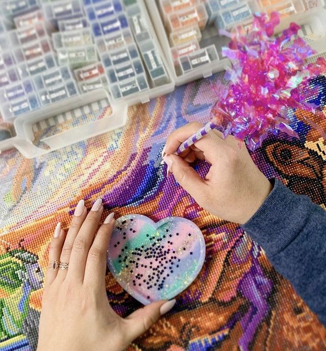 Placing diamonds on canvas